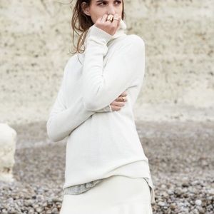 Madewell Sweaters - Madewell Bell Sleeve Turtleneck Cream Sweater Madewell Sweaters - Madewell Bell Sleeve Turtleneck Cream Sweater
